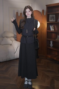 黑色内搭长袖连衣裙子女2026新款秋冬季韩系收腰针织毛衣套装长裙