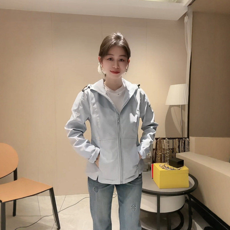 春季薄款冲锋衣外套女短