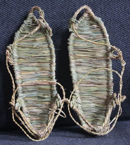 现货纯手工复古纯稻草红军草鞋 家居摆设特色工艺长征道具装饰 - 封面