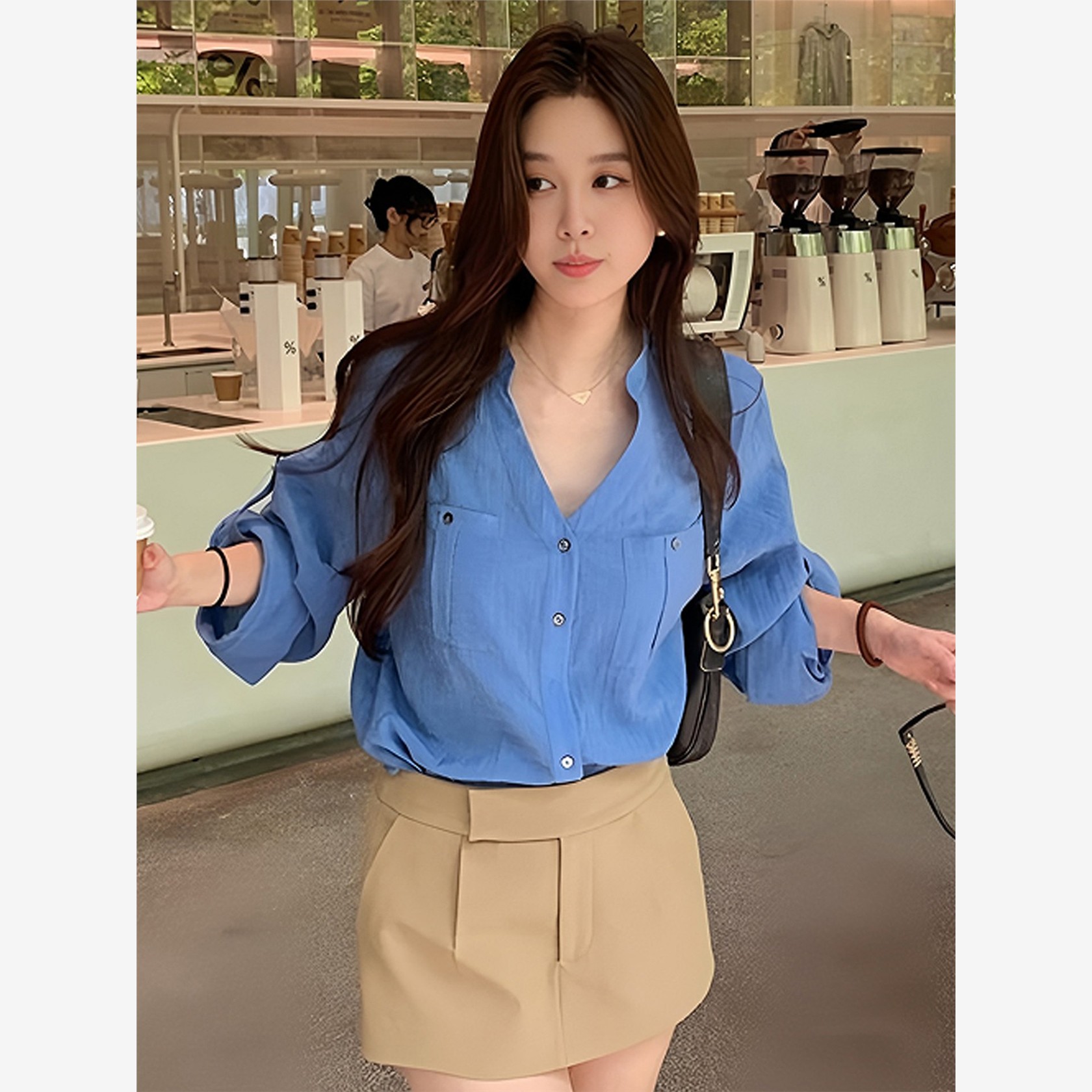 早秋法式蓝色v领长袖衬衫女装2025新款爆款春秋季设计感小众上衣