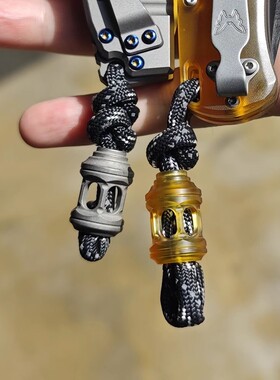 石灯笼钛合金刀坠EDC玩具PEI透明琥珀色大小孔手电挂坠钥匙扣饰品