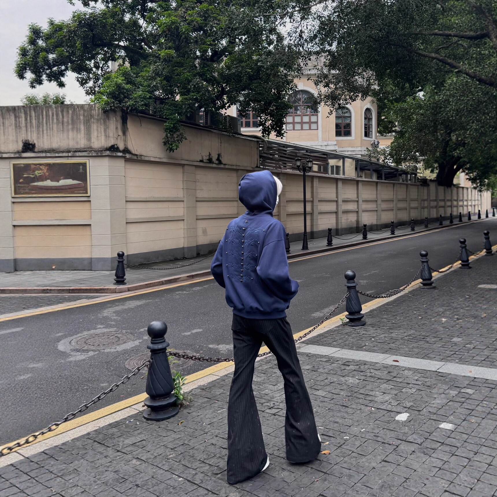 小众灰色刺绣金属铆钉连帽卫衣男生ootd穿搭秋季美式cleanfit外套