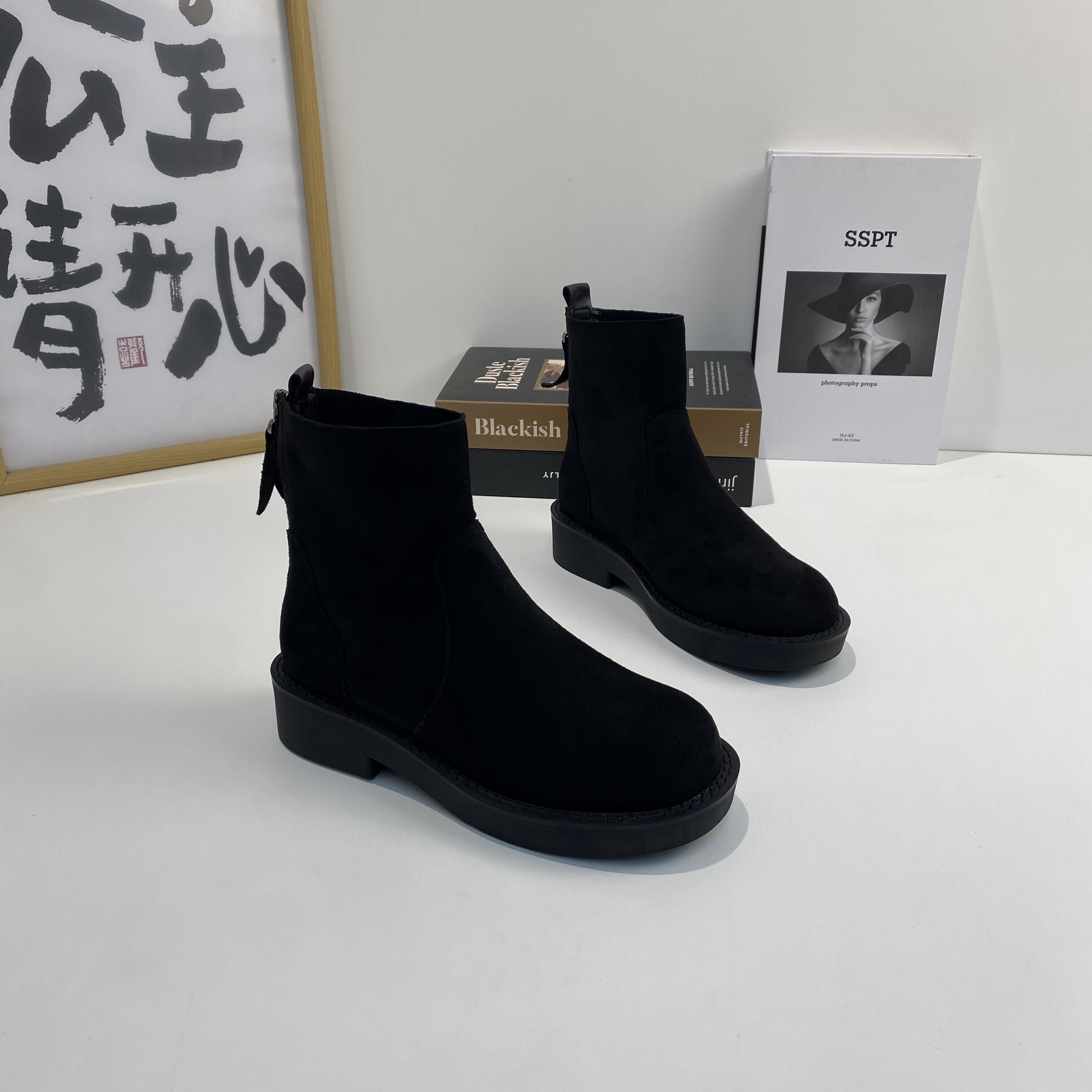 2025新款绒面简约复古休闲时装靴秋冬款加绒保暖舒适后拉短筒靴子