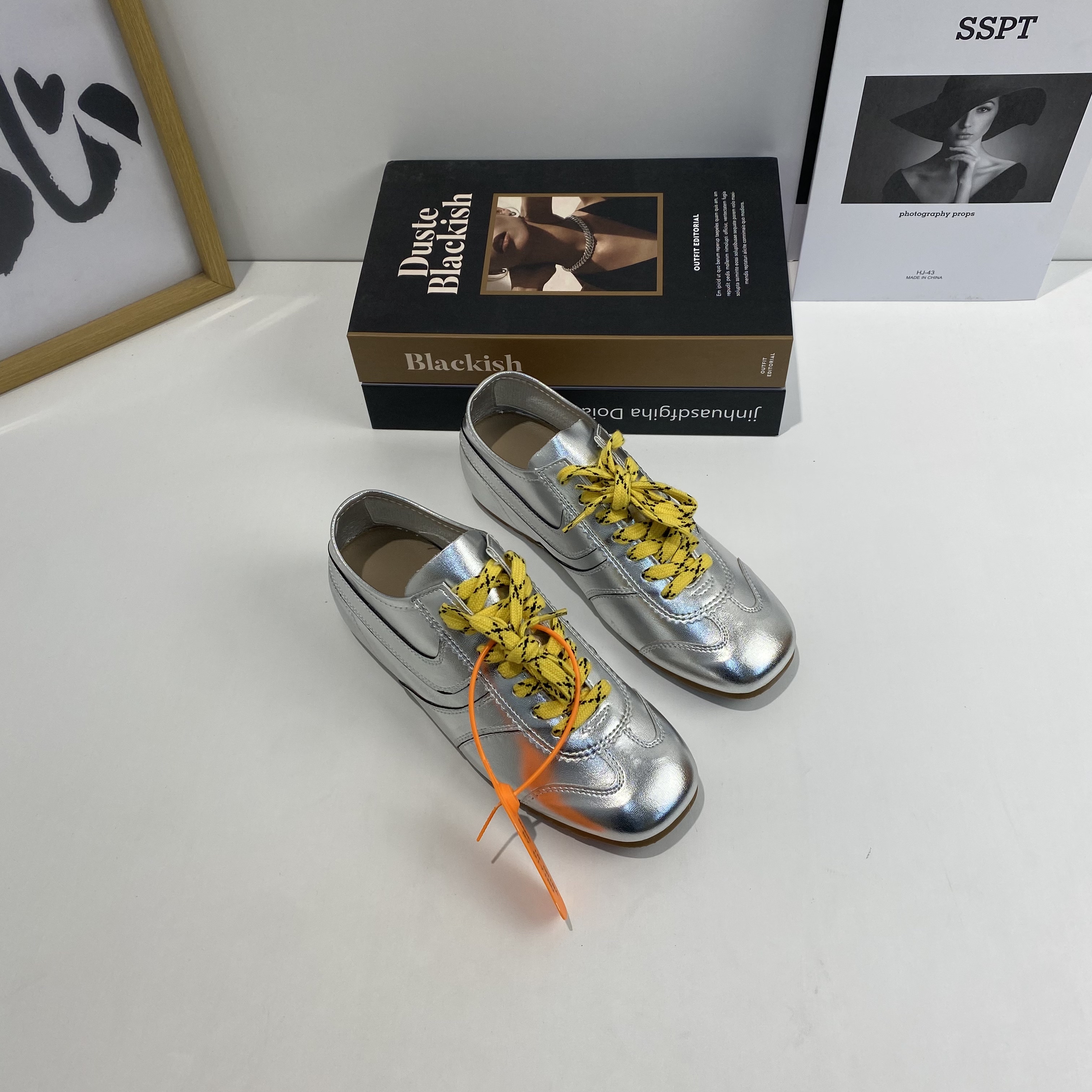 2025新款复古方头芭蕾德训鞋女银色系带运动休闲鞋平底保龄球单鞋,女鞋,德训鞋,淘宝优惠券,粉丝福利购,淘宝优惠卷