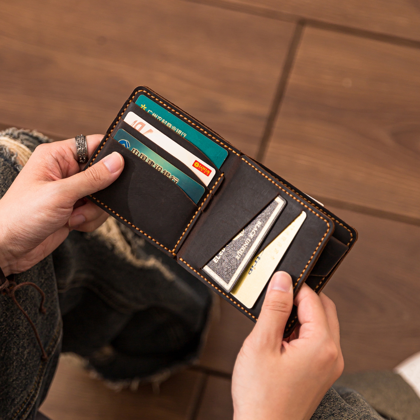 后步纯手工缝制真皮短款男士钱包