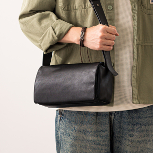 后步原创真皮通勤斜挎包男士 简约单肩男包植鞣牛皮枕头包小方包潮