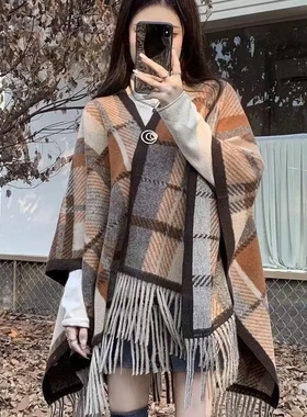 网红披肩格子外套女斗篷春秋季外搭慵懒风百搭韩版仿羊绒保暖流苏