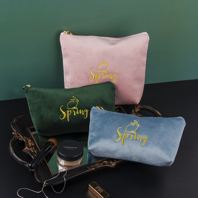 手拿包包女新款随身便携丝绒