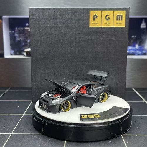 PGM 1:64 尼桑 GT-R R35 火箭兔 限量版 合金全开汽车模型