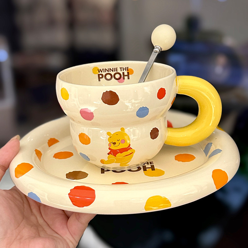 迪士尼卡通可爱维尼熊下午茶陶瓷杯碟套装女生高颜值草莓熊咖啡杯