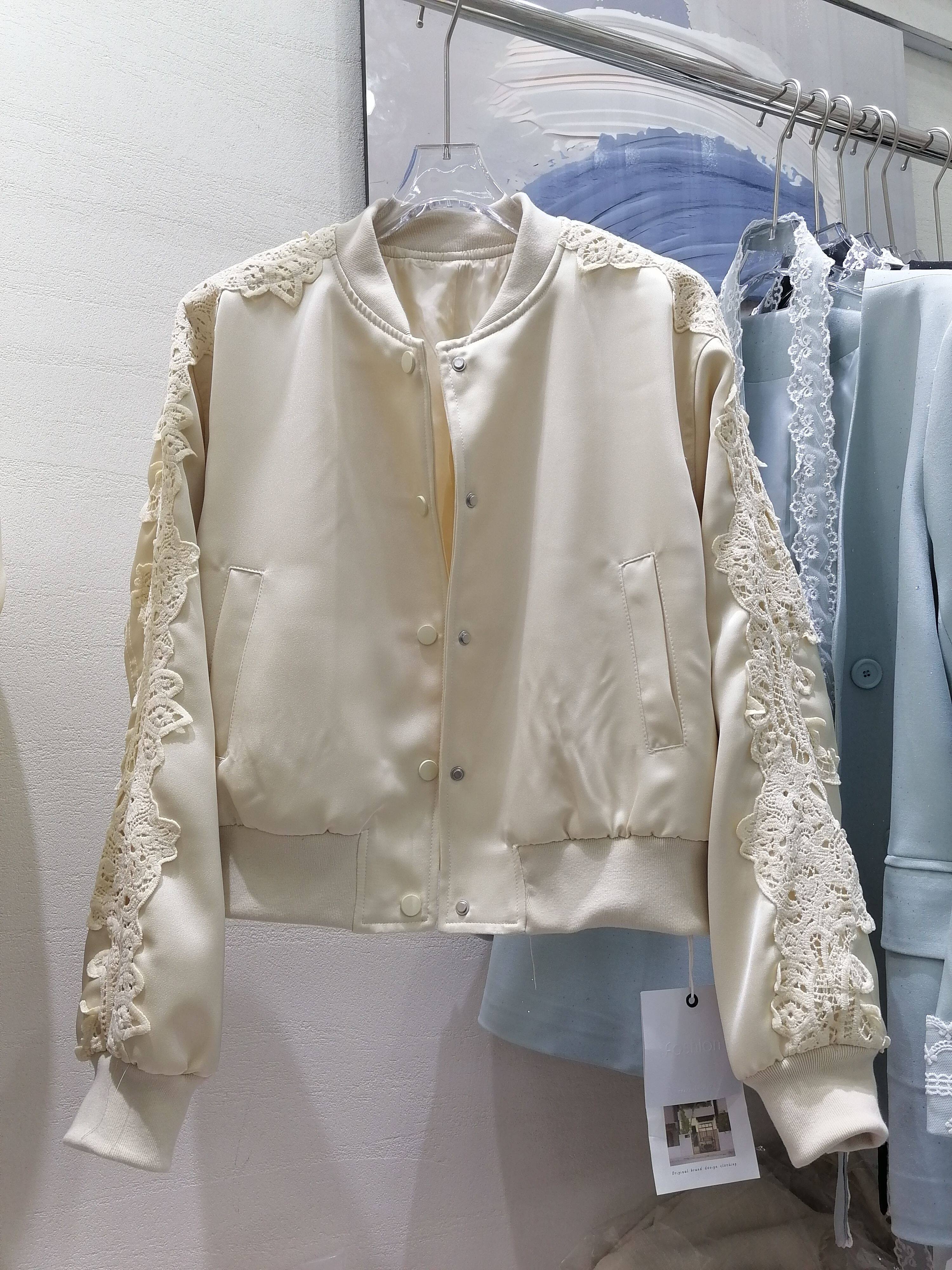 百搭设计感蕾丝拼接棒球服短外套女欧洲站春季新款时尚夹克上衣潮