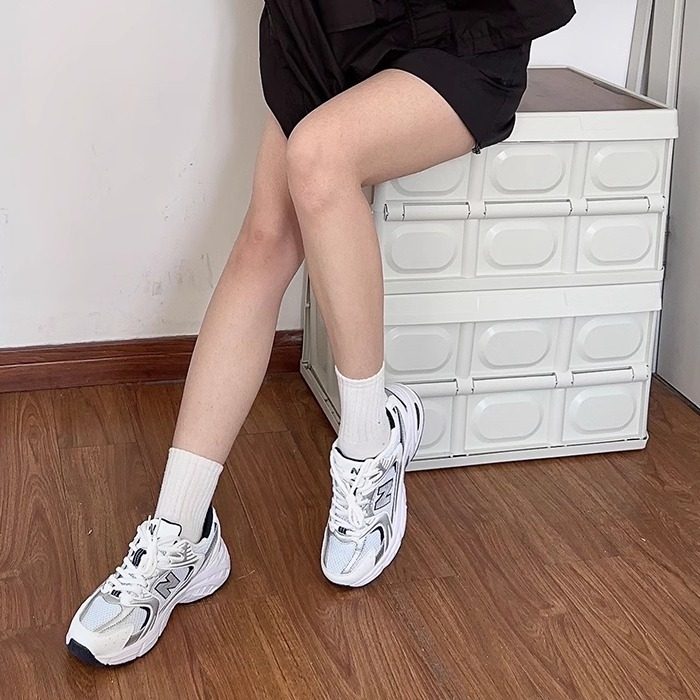 新百伦530白银老爹鞋男鞋夏季2025新款跑步鞋轻便百搭运动鞋女