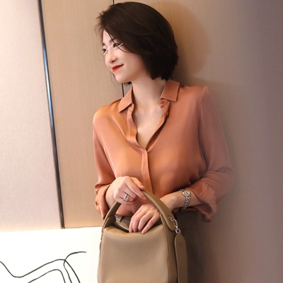 这个颜色太美了| 蜜桃橘长袖缎面女士衬衫通勤职业高级感上衣春秋