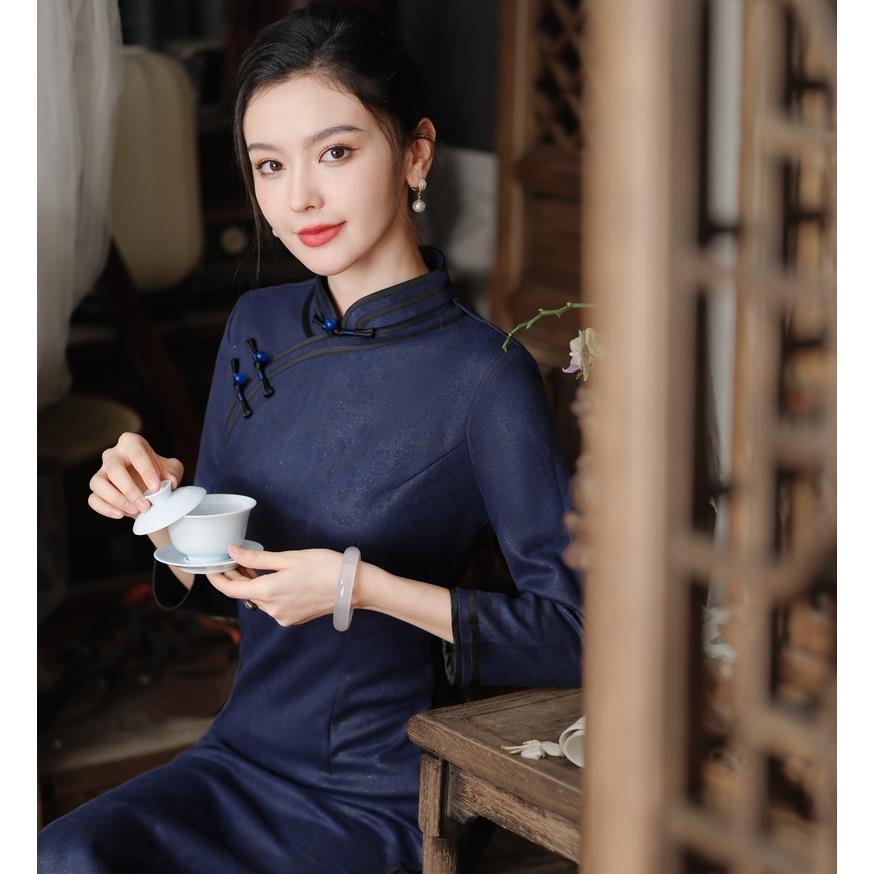 新中式民国风复古藏青色旗袍女2024秋冬新款七分袖修身气质连衣裙