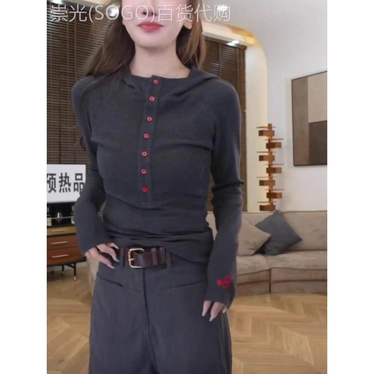 欧洲时尚单排扣连帽长袖t恤女式运动衫春秋季新时尚休闲百搭修身