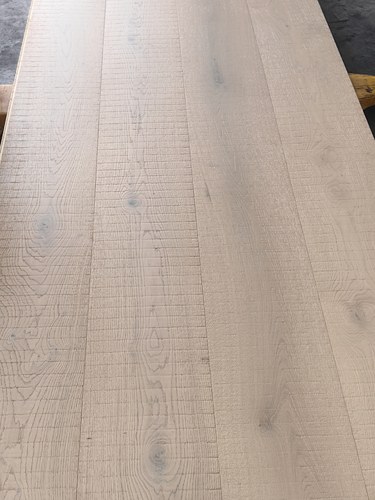 橡木纯三层锁扣锯痕地板2200x240x15/4mm 环保等级enf表面uv油漆