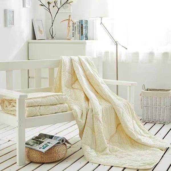 加厚抱枕被子两用珊瑚绒办公室三合一抱枕被汽车靠垫被午睡毯午休