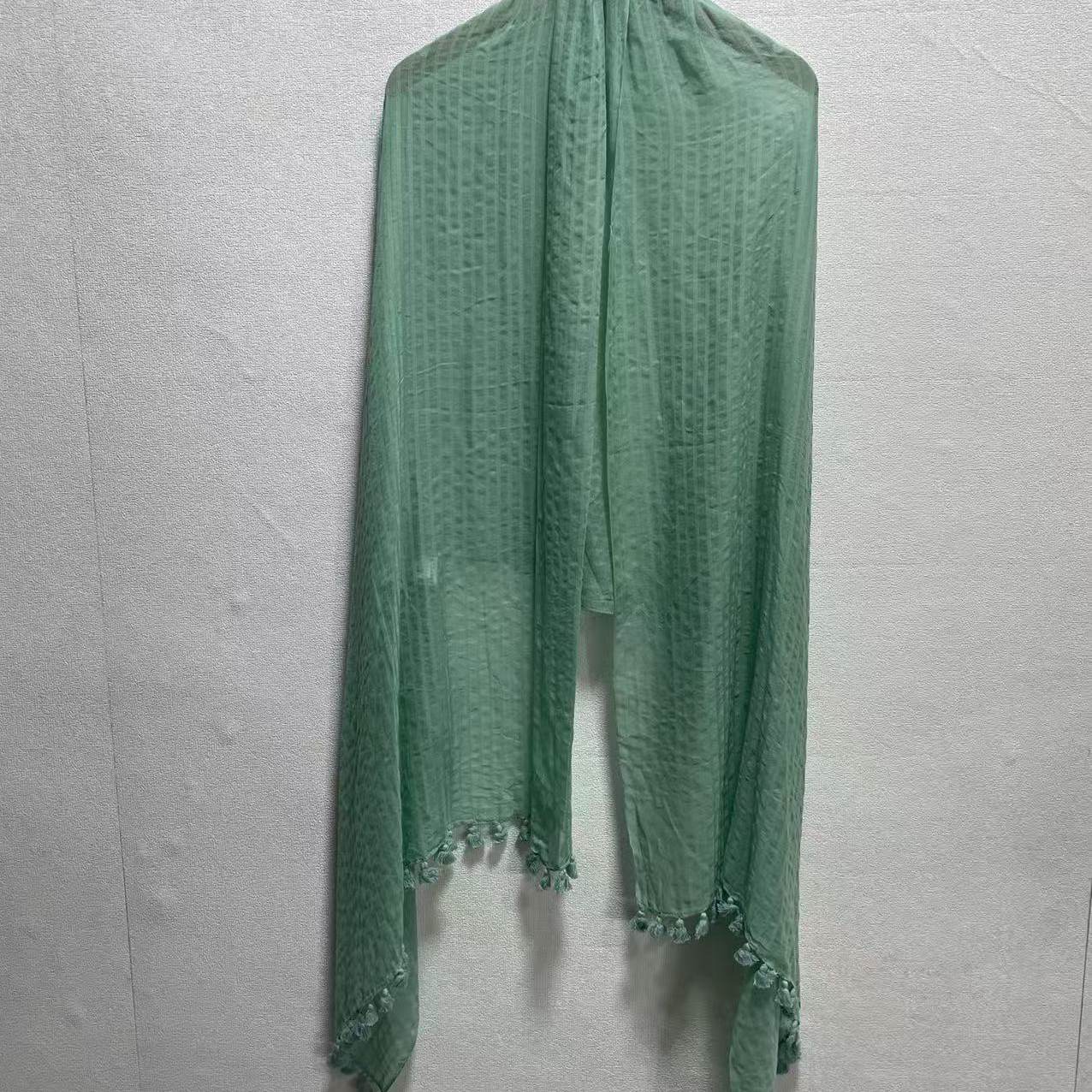 民族风围巾女春秋夏季薄款披肩川西云南旅游穿搭防晒纯棉网红丝巾