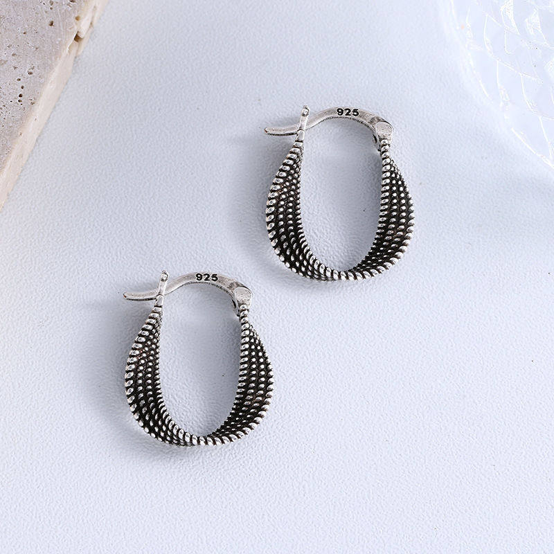 新品简约气质感轻奢复古时尚麻花蛇纹耳扣女不规则热卖耳饰品耳扣