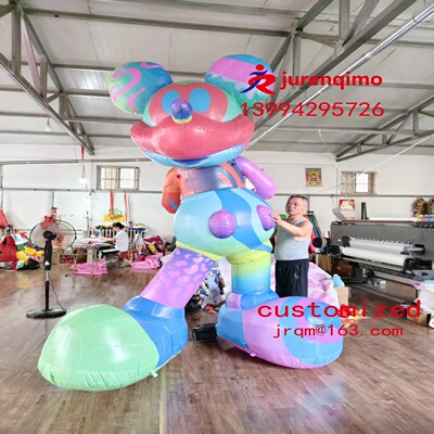 Disney inflatable Mickey Mouse model, Mickey Mouse filming