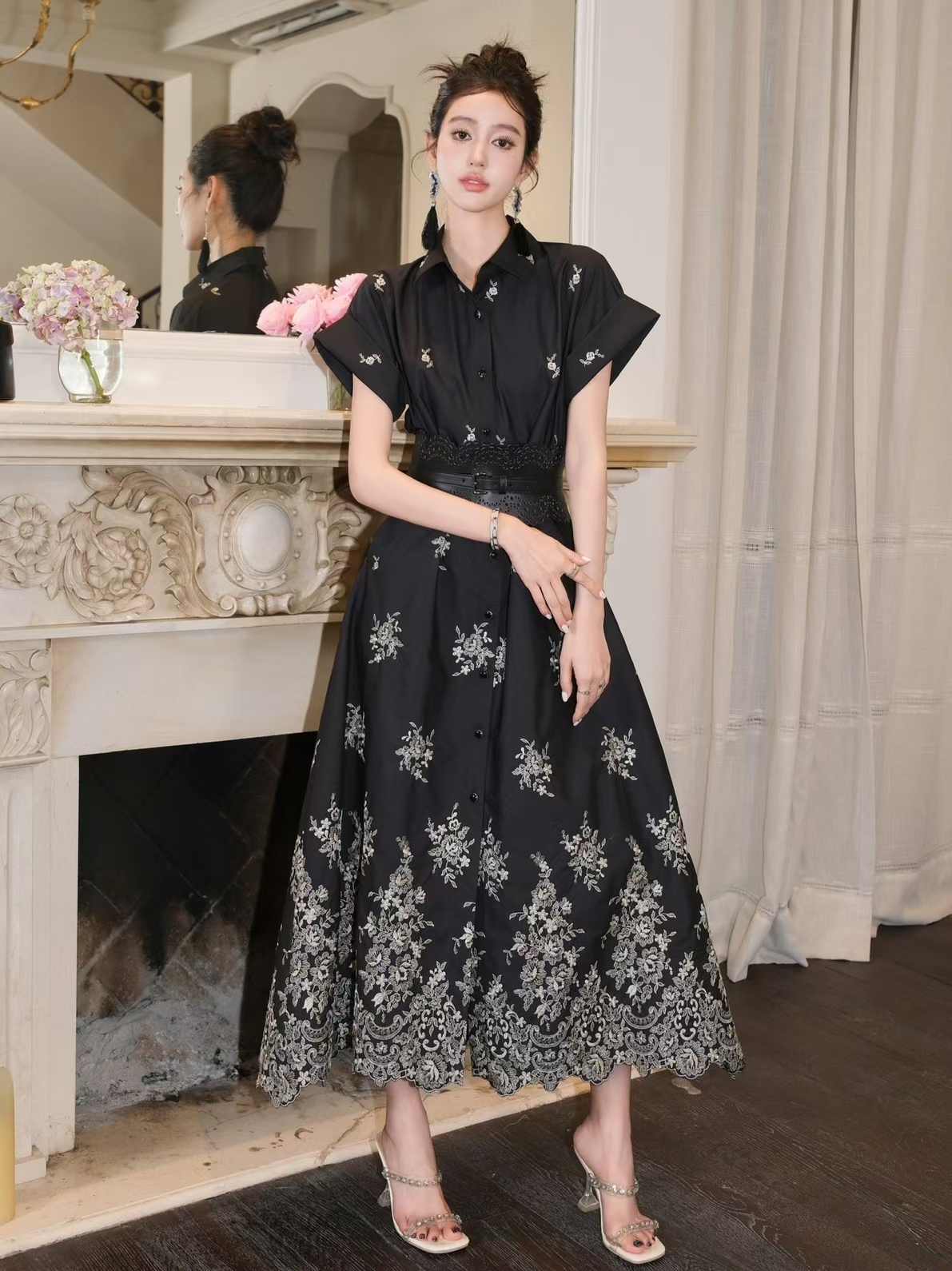 新时尚刺绣连衣裙金线定位绣花