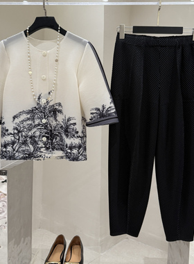 2026春夏时尚度假休闲宽松显瘦女生日礼品气质女褶皱妈妈套装礼物