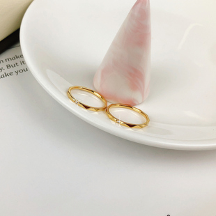 镶钻菱形波浪戒指韩in女轻奢高级感镀黄金色学生党小众简约细款