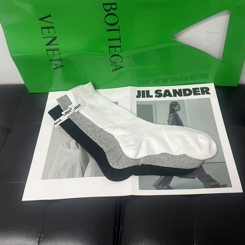 欧洲站长筒袜女2025新款日系ins纯色透气百搭字母薄款针织堆堆袜