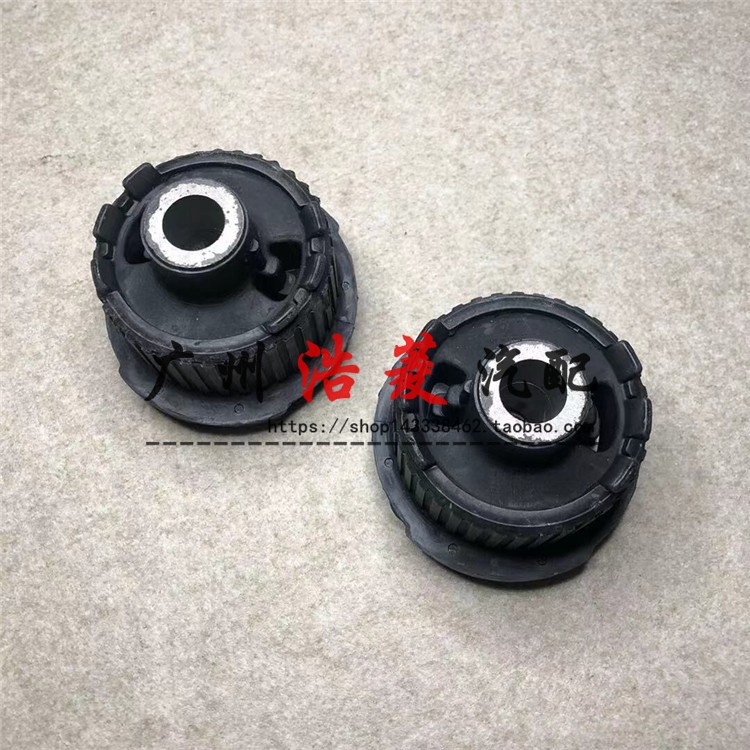 奔驰W204后桥胶套C180 C200 C220 C260 C280后元宝梁胶套 前 单价