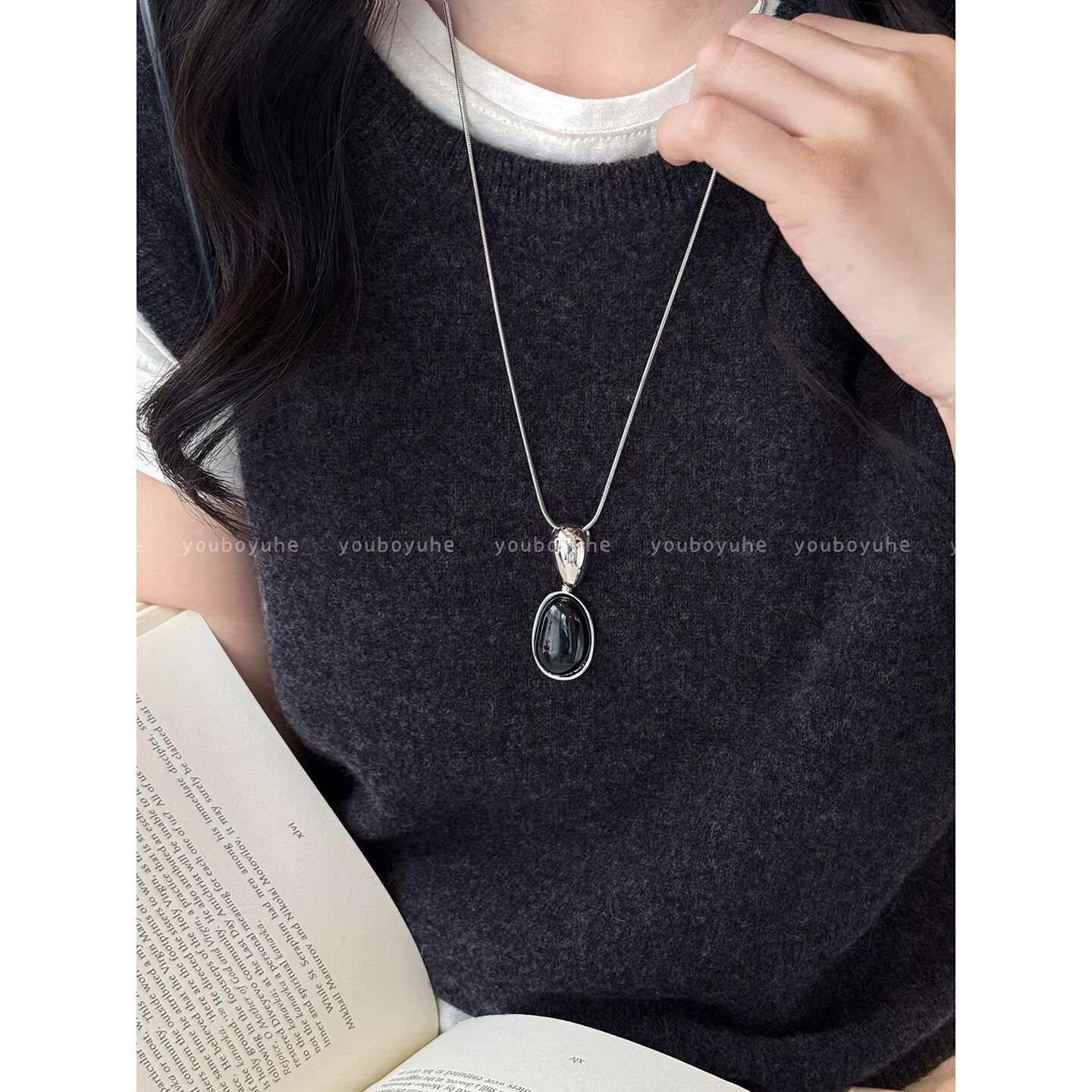 韩系几何吊坠蛇骨长款项链女轻奢感秋冬毛衣链钛钢配饰