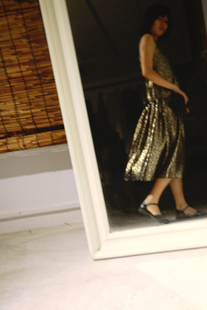 在金色面前 所有颜色都会变得暗淡 童趣小花纸醉金迷 吊带 半裙