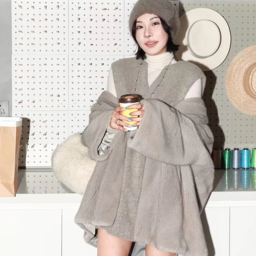 高奢宽蝙蝠袖轻奢V领水貂皮草