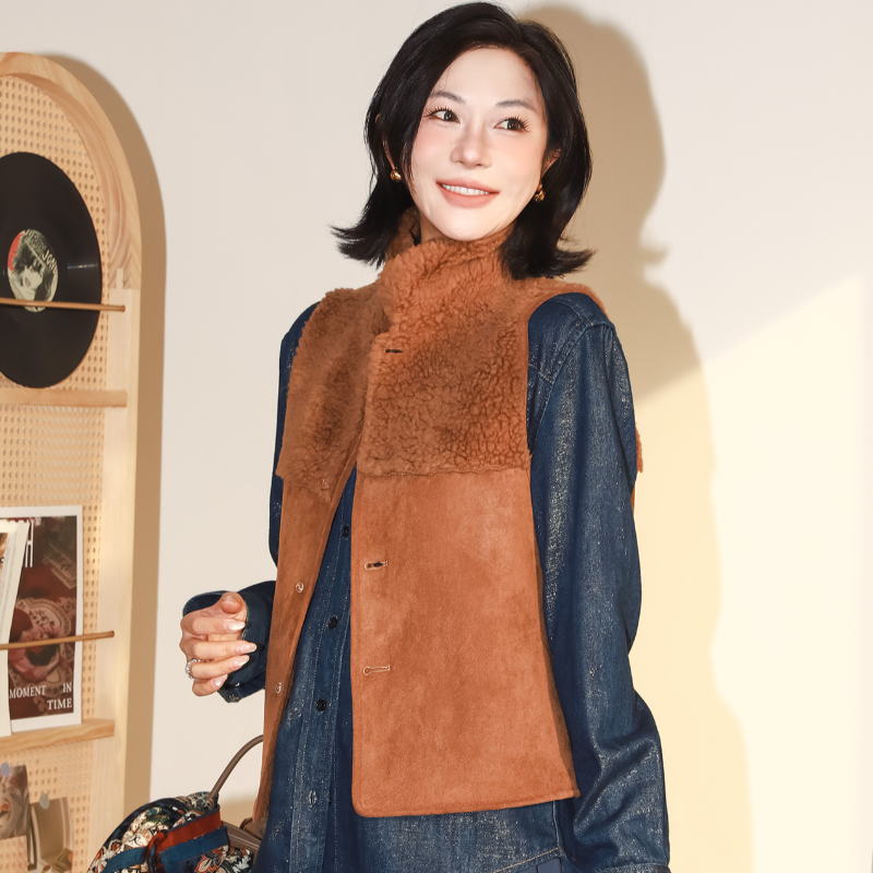 毛绒绒羊毛两面穿小翻领马甲