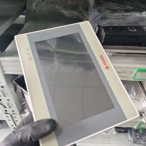 请询价；中达优控触摸屏FE700QA，白色，实物拍摄，成色不错，功