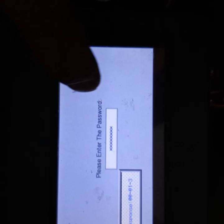 请询价-步科  MT4230TE-PZ 彩屏人机屏成色如图，