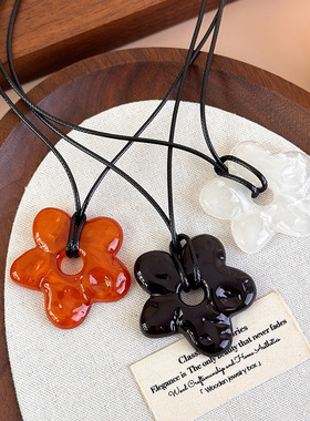 韩版时尚百搭小众透明亚克力花朵吊坠黑绳项链锁骨链女抽拉式颈链