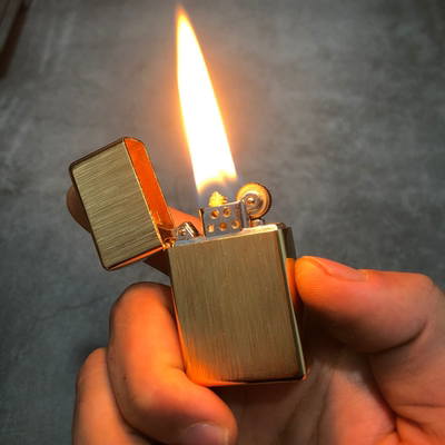 大促销抖音同款超薄煤油打火机防风砂轮个性男士薄款创意定制刻字
