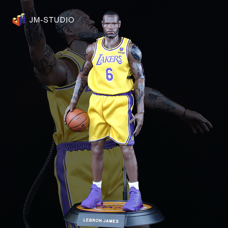 NBA勒布朗詹姆斯关节可动手办