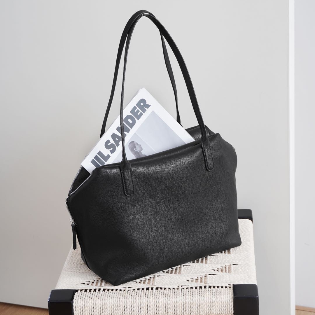 TR极简风牛皮大容量通勤手提包