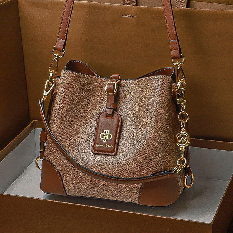 轻奢真皮水桶包包女斜挎包2025新款时尚女包高级感单肩手提包