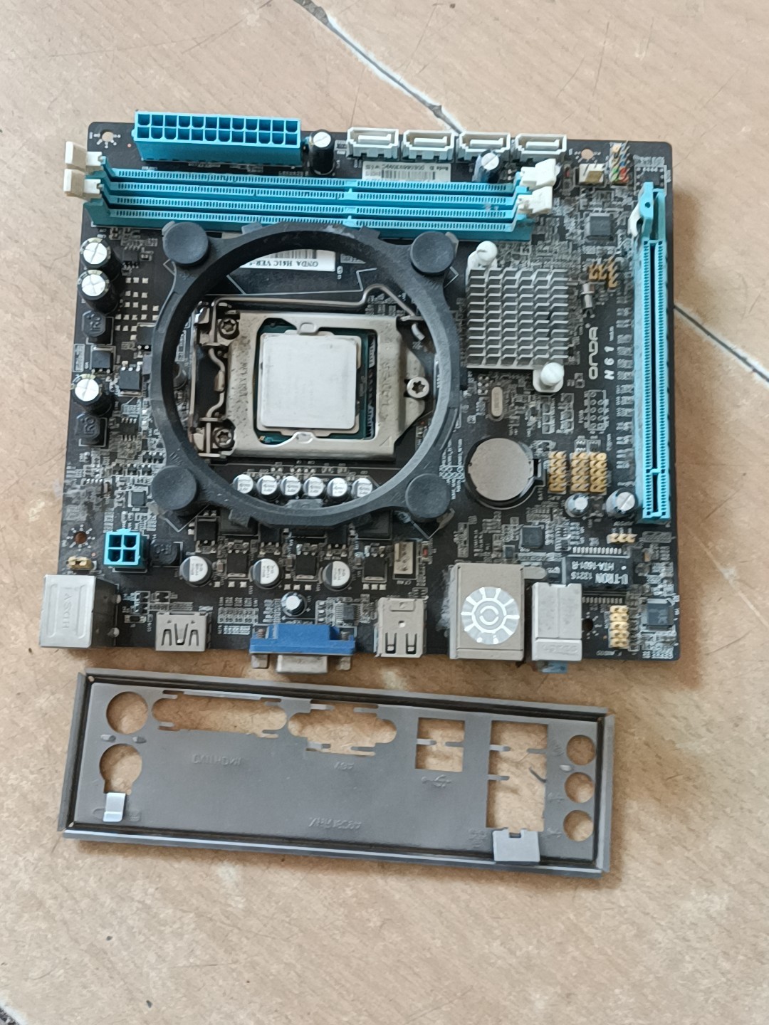 昂达h61小主板送一个g1610cpu.一套46元包邮议价