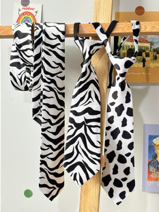 买二送一奶牛斑马印花小领带女免打不规则纹理黑白色百搭手打长条