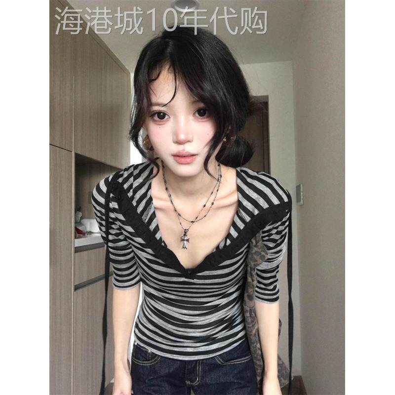 气质条纹连帽帽衫长袖t恤女士春秋欧货修身设计显瘦覆古百搭上衣