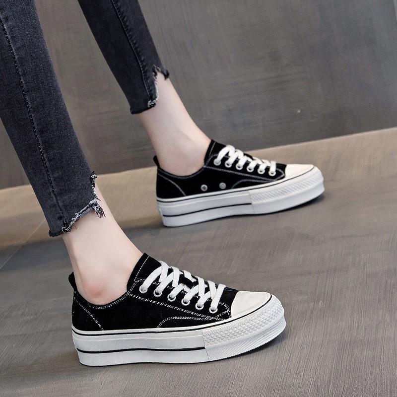 香港内增高女鞋2025春季新款百搭板鞋小白鞋ulzzang厚底帆布鞋女