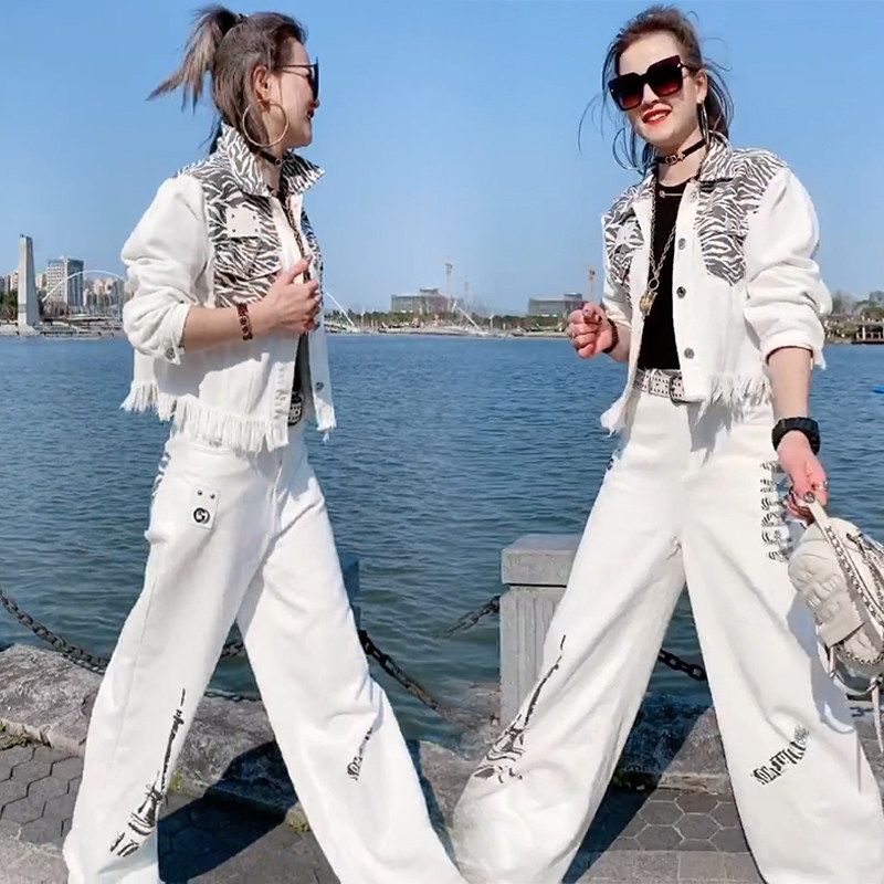 抖音同款2025新款白色牛仔豹纹短款外套阔腿裤长裤气质两件套女潮