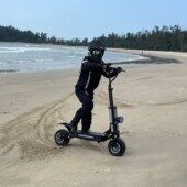 欧洲 美国海外仓现货 越野电动滑板车11寸高功率便携