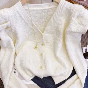 法式泡泡袖v领针织衫女2024秋季新款复古设计感甜美减龄修身短款