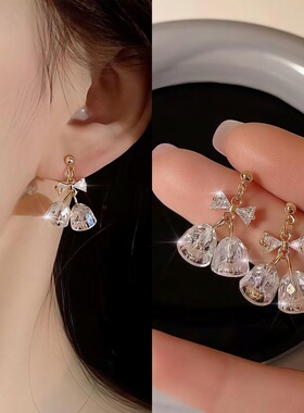 可爱铃铛耳钉甜美气质清新蝴蝶结耳环女小众百搭时尚轻奢爆款耳饰