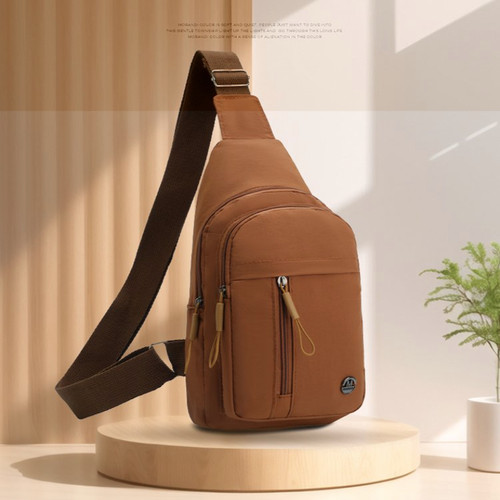 女胸包新款休闲单肩包简约时尚韩版旅行胸前包多层尼龙布斜挎背包