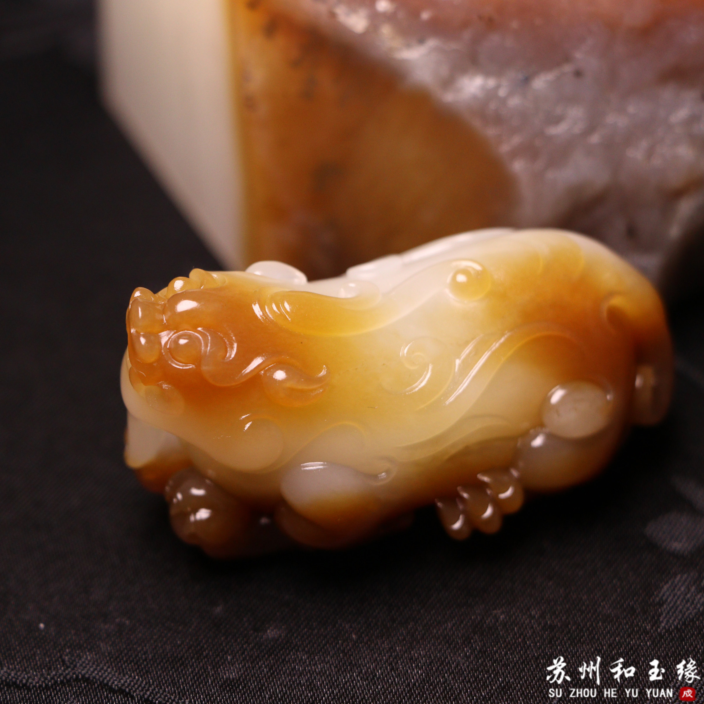 苏州和玉缘57.5克新疆和田玉且末金山糖白貔貅玉石挂件苏工工艺